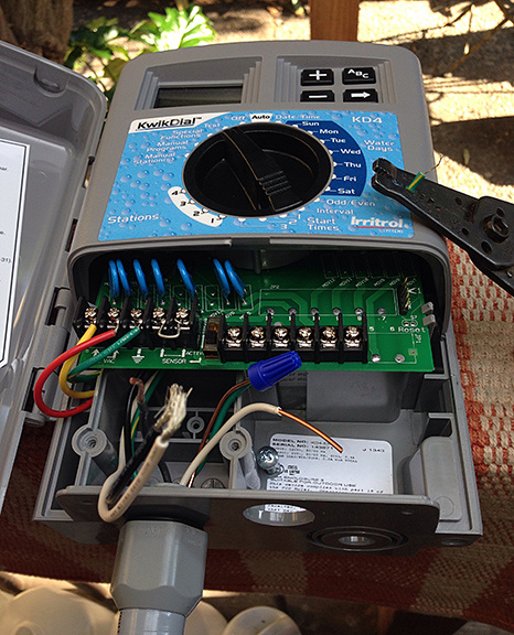 ad458c8c2af2c412-irrigCntrlr03.jpg